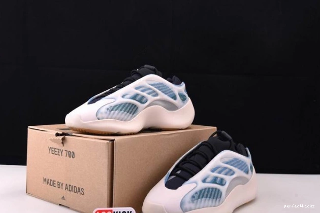 700 V3 YEEZY ADIDAS GY0260 0715